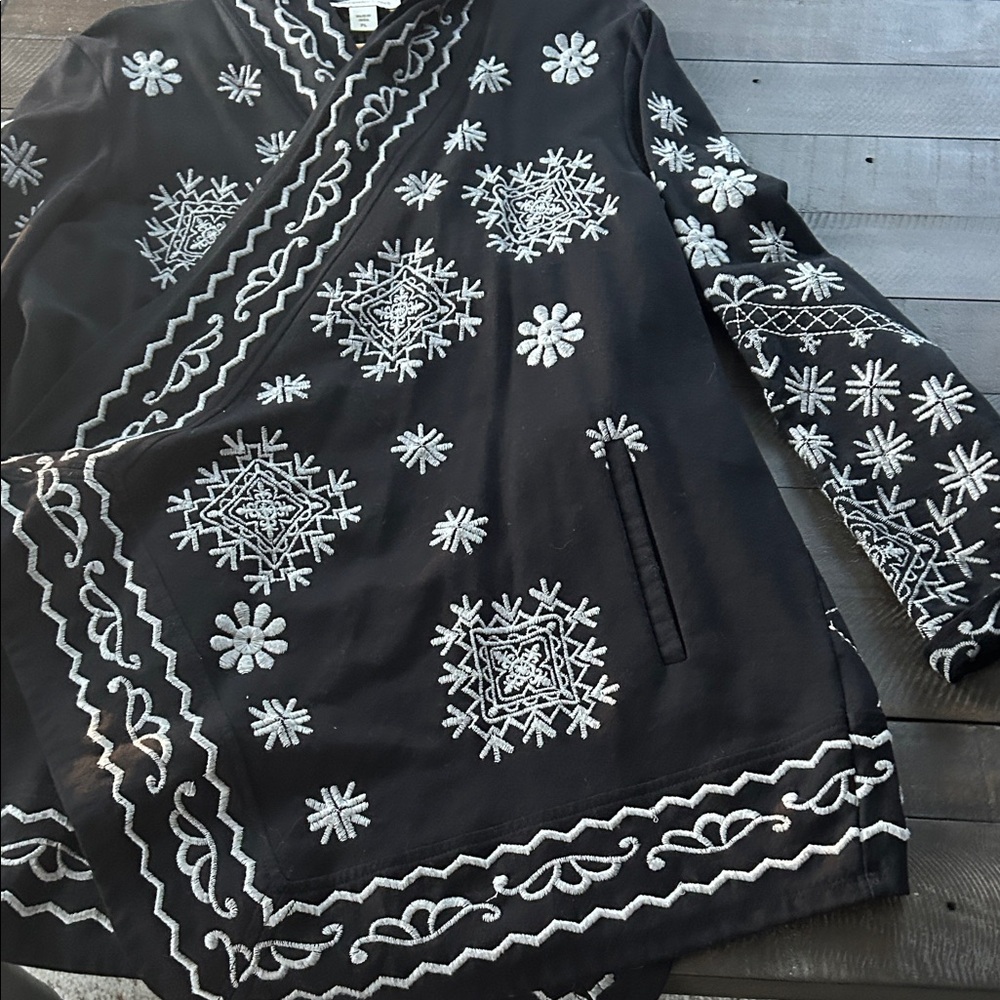 Coldwater Creek Black and White Patterned Embroidered Cardigan - Picture 10 of 11